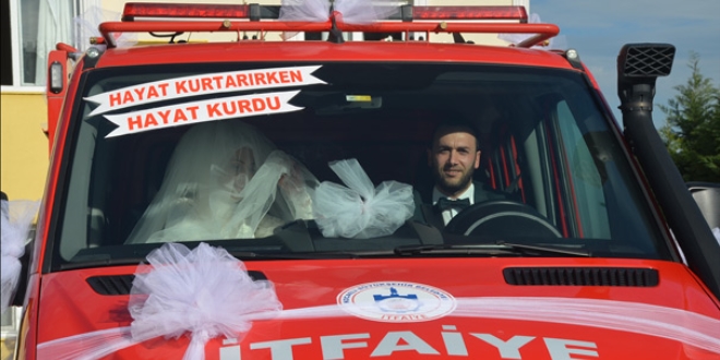 İtfaiye aracını gelin arabası yaptı