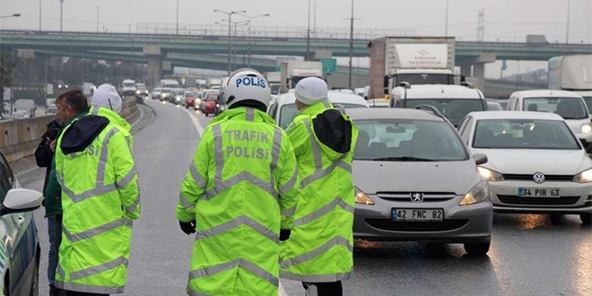 Milli Eğitim Müdürüne işlem yapan polis açığa alındı