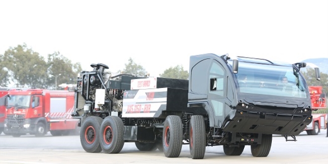 İlk yerli 8x8 şasili itfaiye aracı dünyanın yangınını söndürecek