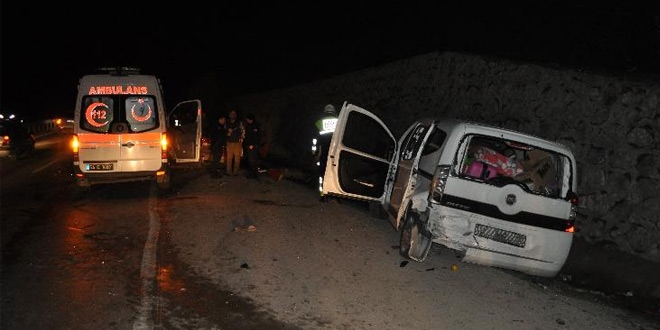 Antalya'da trafik kazası: 8 yaralı