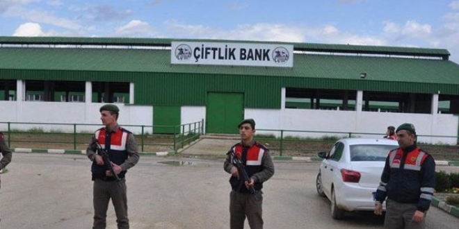 iftlik Bank soruturmasnda 2 tutuklama