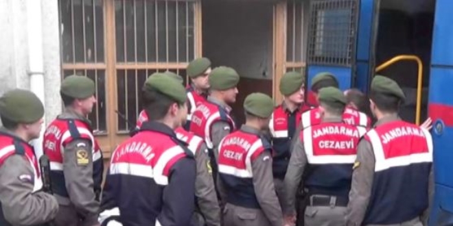Denizli'de tutuklu 6 niversite personeli tahliye edildi