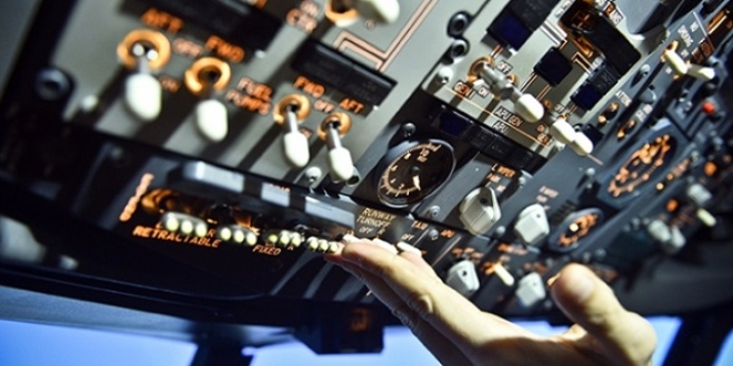 Havada 'yabanc� pilot' say�s� azal�yor