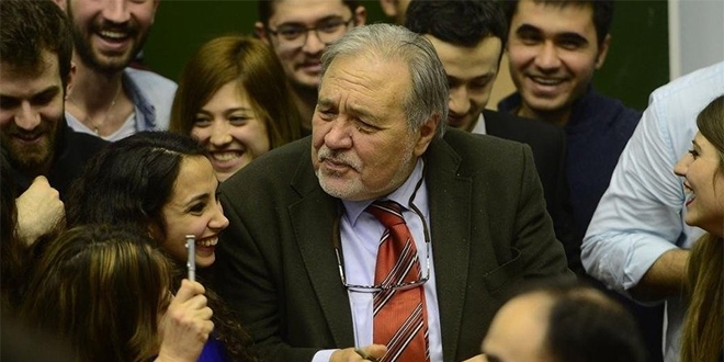 İlber Ortaylı: Türkler çok eğitimli cahil bir millettir