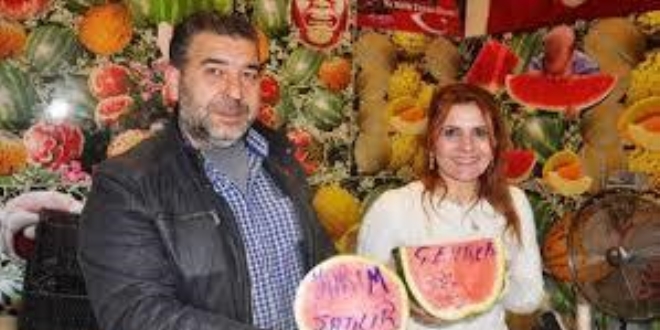 Fiyat� cep yakan karpuz yar�m sat�l�yor