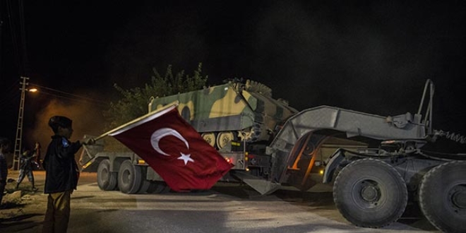 Hatay'a gelen askeri araçlar sınıra sevk edildi