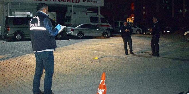 Kavganın arasında kalan uzman çavuş yaralandı