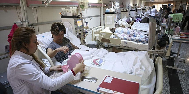 Diyaliz hastaları el sanatlarıyla hayata bağlandı