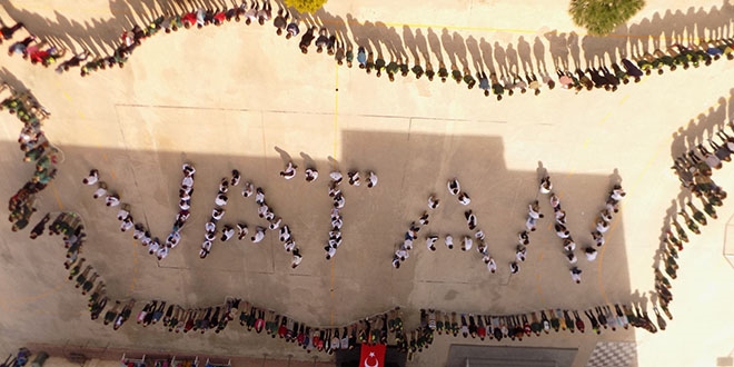 401 öğrenci Gündoğdu Marşı ile Afrin'e selam gönderdi