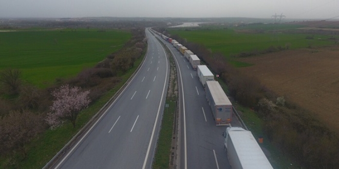 Kapıkule'de tır kuyruğu 21 kilometreye ulaştı