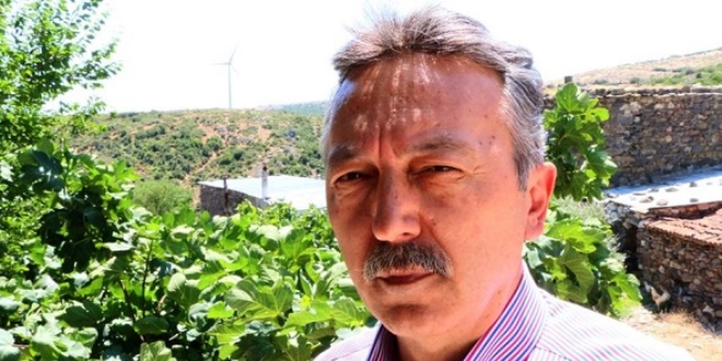 'Milletvekili maaşını öğrencilere burs olarak veriyor'