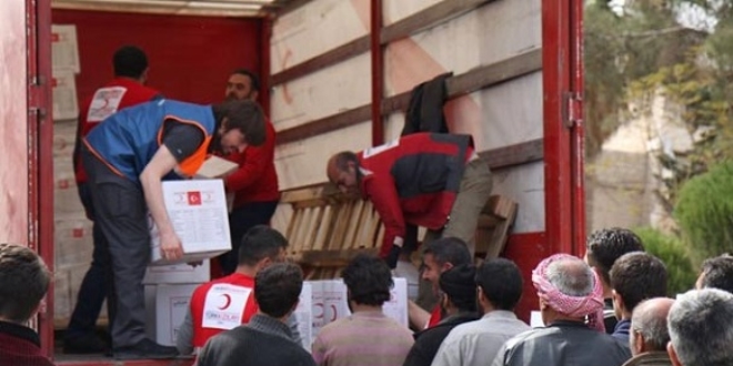 TSK ve AFAD insan� yard�m i�in Afrin'de