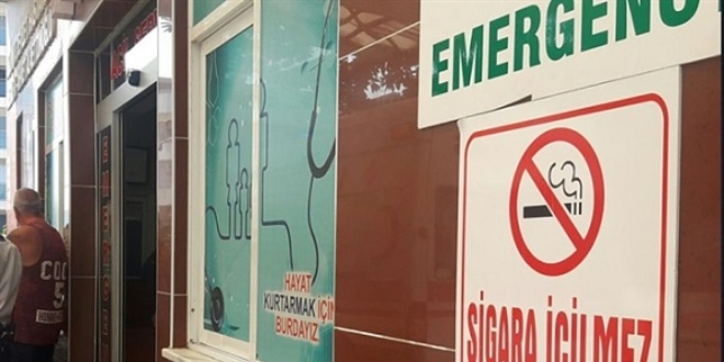Sigara içenleri uyardı sözlü tacize uğradı