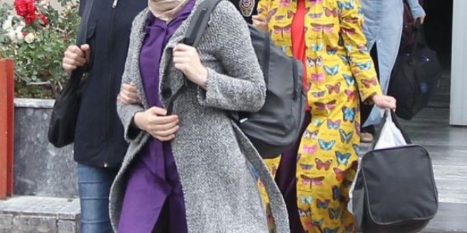 11 ilde FET� operasyonu: 13 kad�n g�zalt�na al�nd�