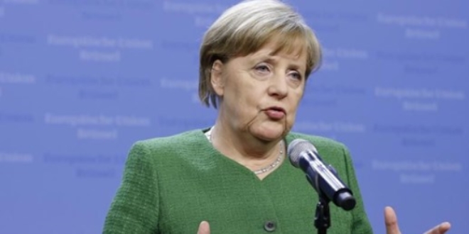 Merkel'den Trkiye aklamas: Her zaman savunacam