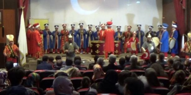 Mehmetçik için düzenlenen yardım gecesine yoğun ilgi