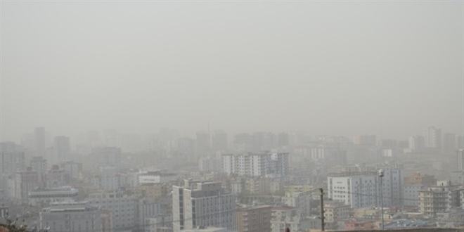 Mardin'de toz bulutlar etkili oluyor