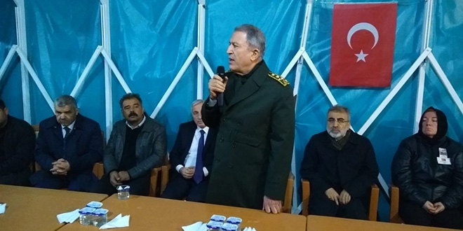 Orgeneral Akar, ehit ailelerini ziyaret etti