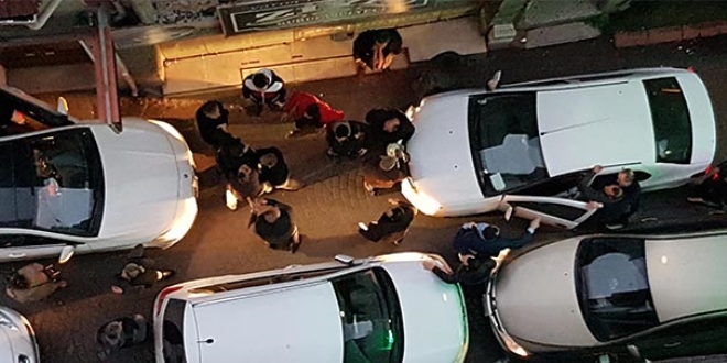 Ortalığı birbirine kattılar! Vatandaşlar zor ayırdı