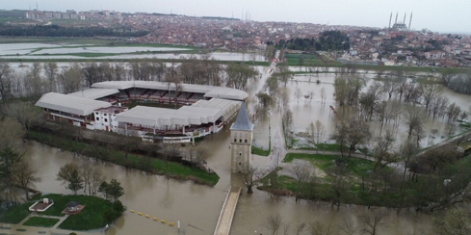 Sağanak yağış, Tunca Nehri'nin debisini yükseltiyor