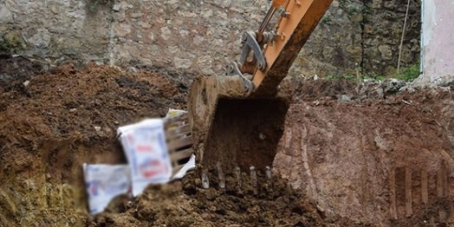 Kocaeli'de in�aat kaz�s�nda ��kan tarihi yap�da insan kemikleri bulundu