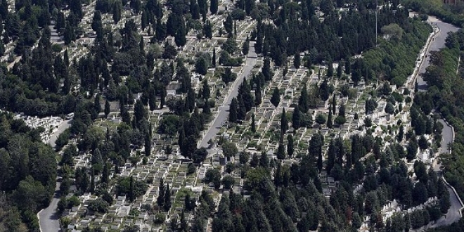 stanbul'da en pahal mezar yeri 25 bin lira