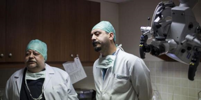 Beyin cerrahisinde dnyann ilk 'robotik' ameliyat Trkiye'den
