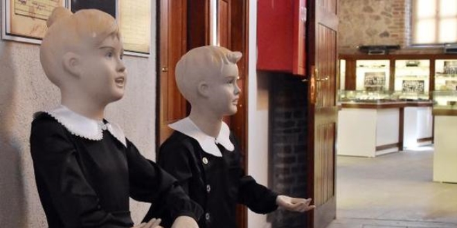 E�itim Tarihi M�zesi, e�itim tarihine ���k tutuyor