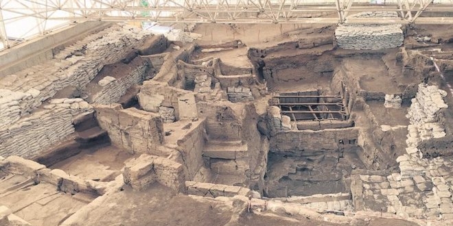 Çatalhöyük'ün kaşifi Mellaart'a büyük suçlama: O duvar resimleri sahte