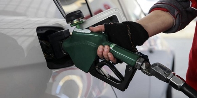 Benzine 12 kuruşluk zam yapıldı