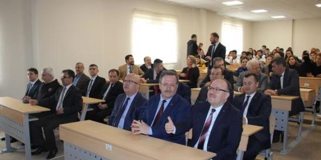 Vali Tutulmaz'dan öğrencilere tavsiye