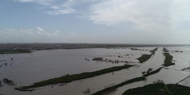 Uzunköprü'de tarım arazilerinin bir kısmı su altında kaldı