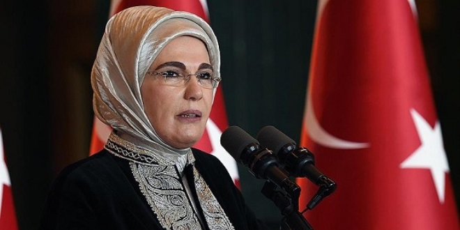 Emine Erdo�an'dan RT�K'�n reklam d�zenlemesine destek