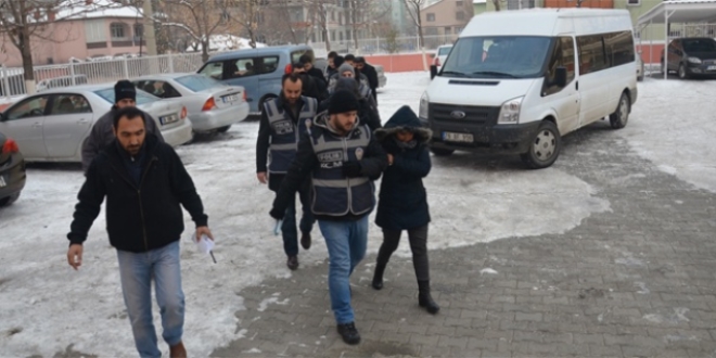 Memurların da olduğu 21 kişi rüşvetten tutuklandı