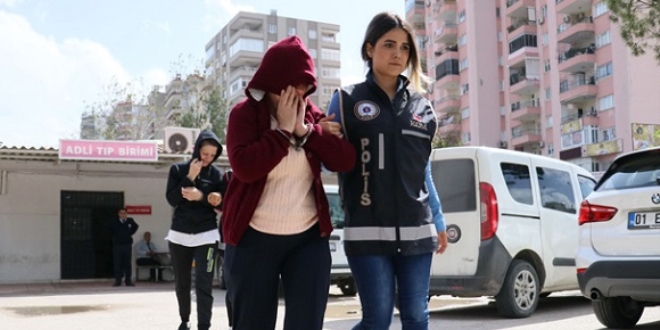 Dilenciye takım elbise giydirip kredi çektirmişler