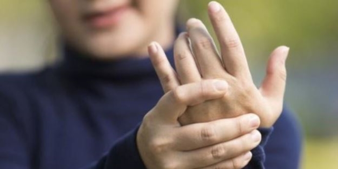 Parmaklarda tlama sesi nereden geliyor? Bilimadamlar inceledi