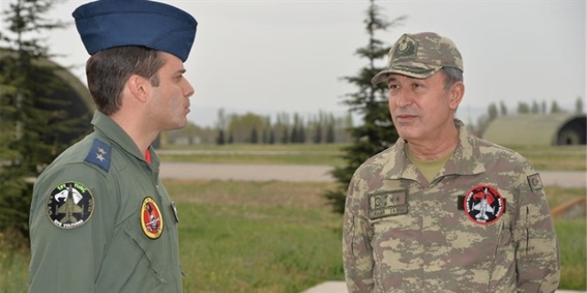 Orgeneral Akar, 7. Ana Jet Üs Komutanlığını denetledi