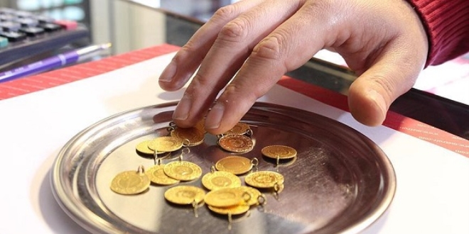 Altın tarihinin en yüksek aylık kapanışını yaptı