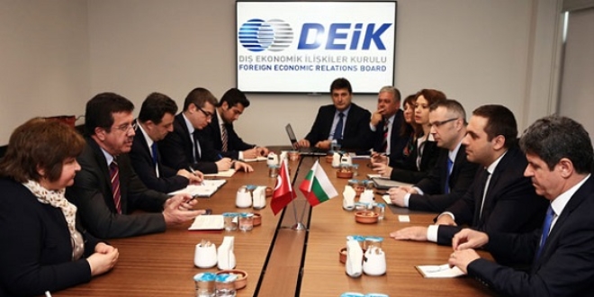 Ekonomi Bakan� Zeybekci, Bulgaristanl� mevkida�� ile bir araya geldi