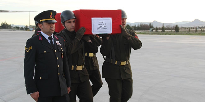 Şehit Uzman Onbaşı Dut'un naaşı Konya'ya getirildi