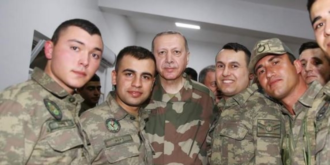 Cumhurbaşkanı Erdoğan türkü söyledi