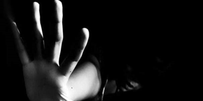 15 yıl ceza istenen istismar sanığı öğretmene tutuksuz yargılama