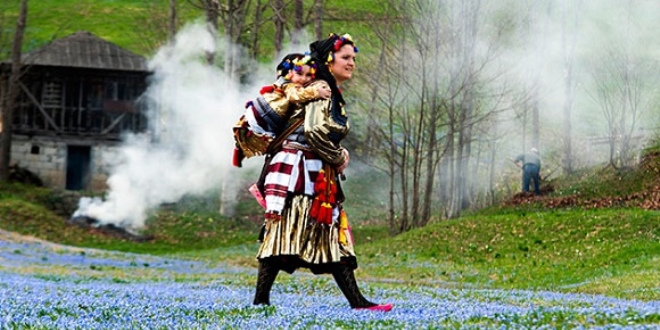 'Mor yayla'ya ziyaretçi akını