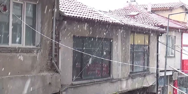 Yozgat'ta kar yağışı etkili oluyor