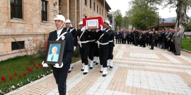 Emekli Merkez Valisi Aydoğan, hayatını kaybetti