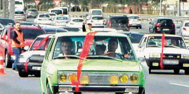 Trafi�i kitleyen d���n konvoylar�n� �ikayet edin