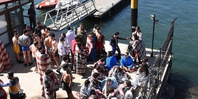 Tekne batarken y�zerek kurtulan ��renciler o anlar� anlatt�