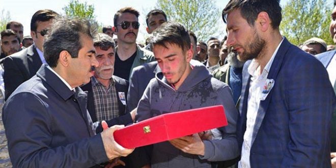 Şehit güvenlik korucusu toprağa verildi