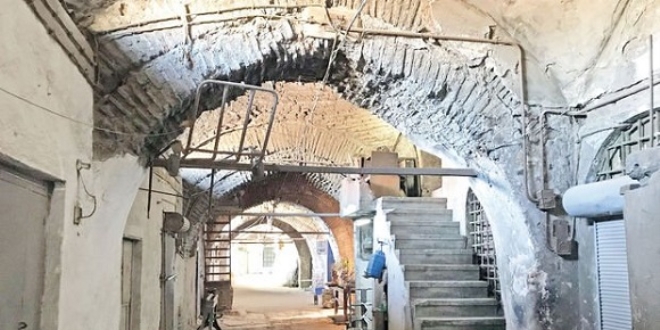 Büyük Valide Han var olma mücadelesi veriyor