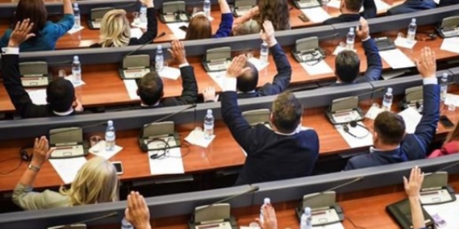 Kosova Meclisi MT'in FET operasyonunu aratracak